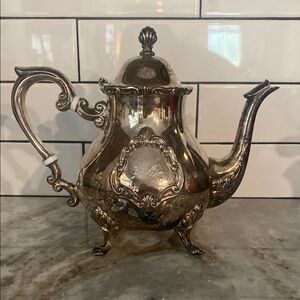 Vintage Georgetown by F.B Rogers Elegant Silver Teapot/coffee pot. Cottagecore